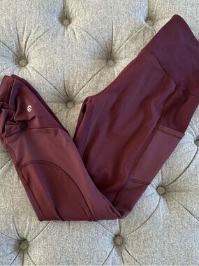 NWOT Lululemon Purple Cropped‎ Leggings